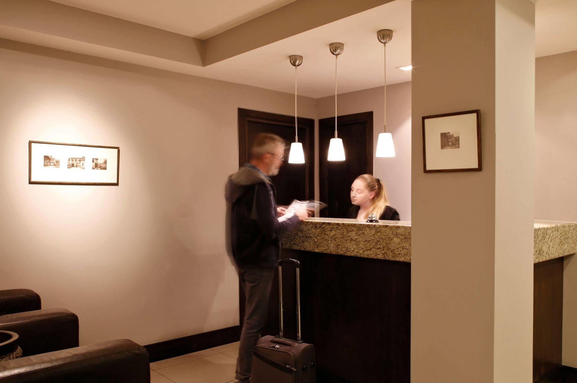Hotel Meg Erevan Esterno foto